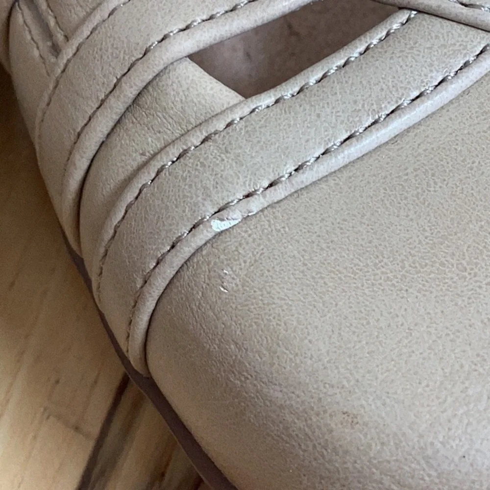Life Stride diverse flats in taupe